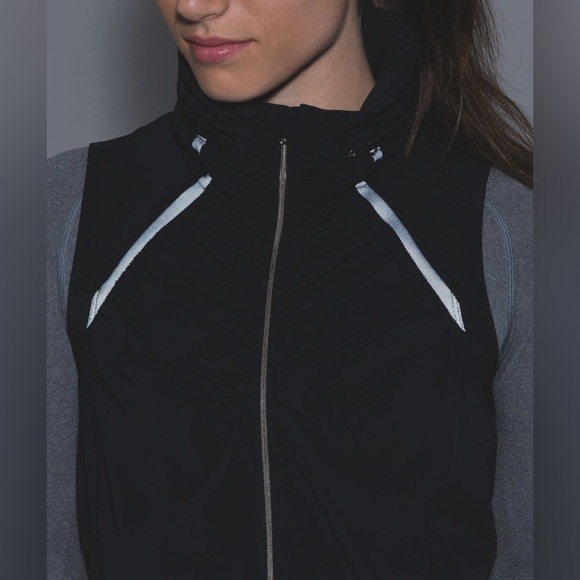 Lululemon Go The Distance Running Vest Hoodie Black Size 2 lightweight - Picture 3 of 15